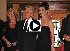 Video clip of Catherine Zeta Jones and Michael Douglas at Cardiff City Hall in aid of Noah's Ark Appeal.